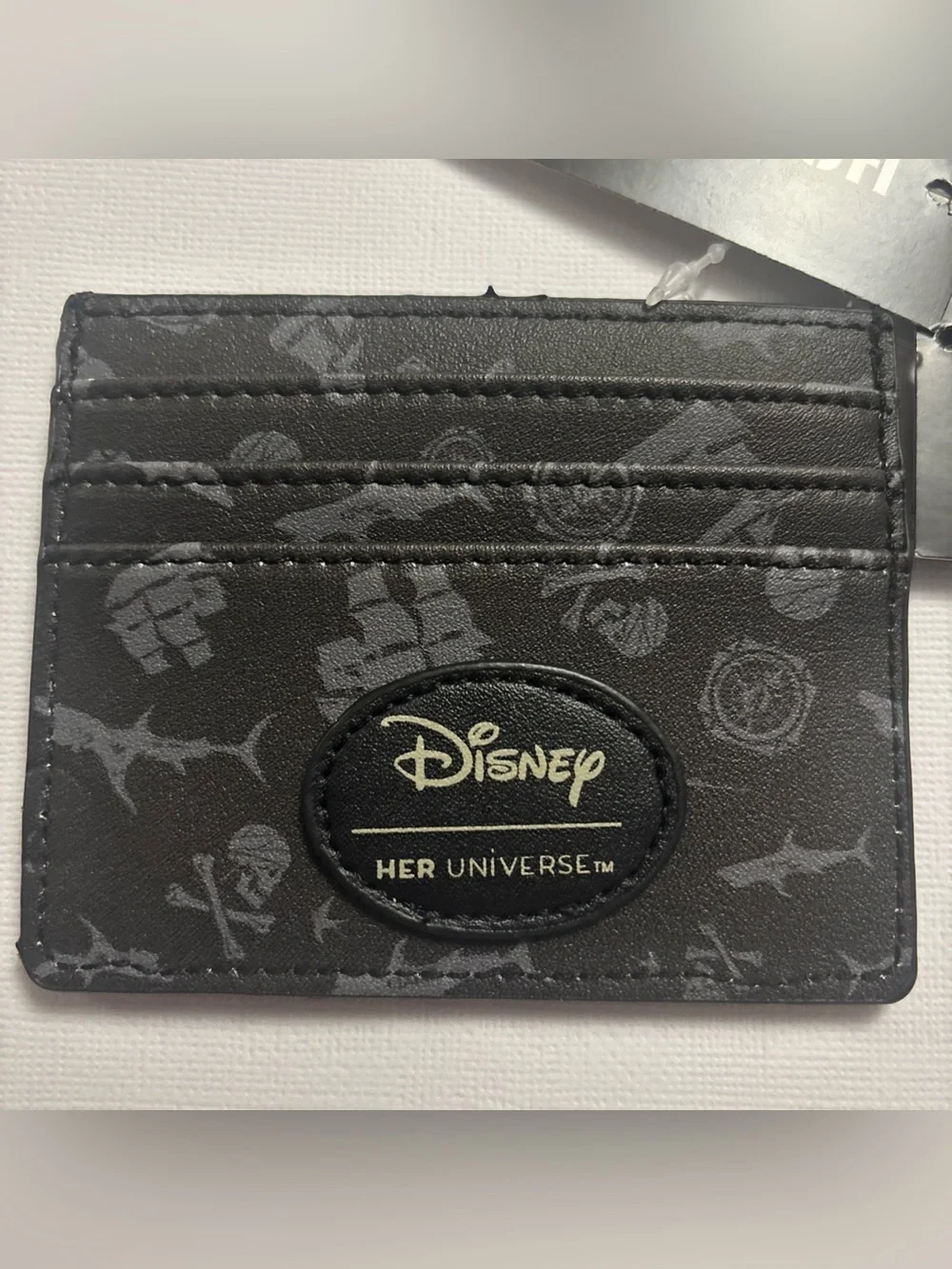 Her Universe Disney Pirates of the Caribbean Skull Icon Cardholder Wallet NWT